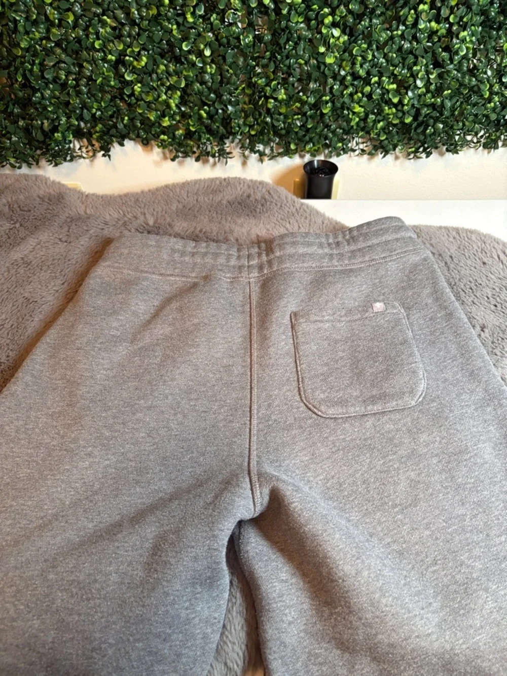 FIGS Men's Grey Athletic Sweatpants Size Small